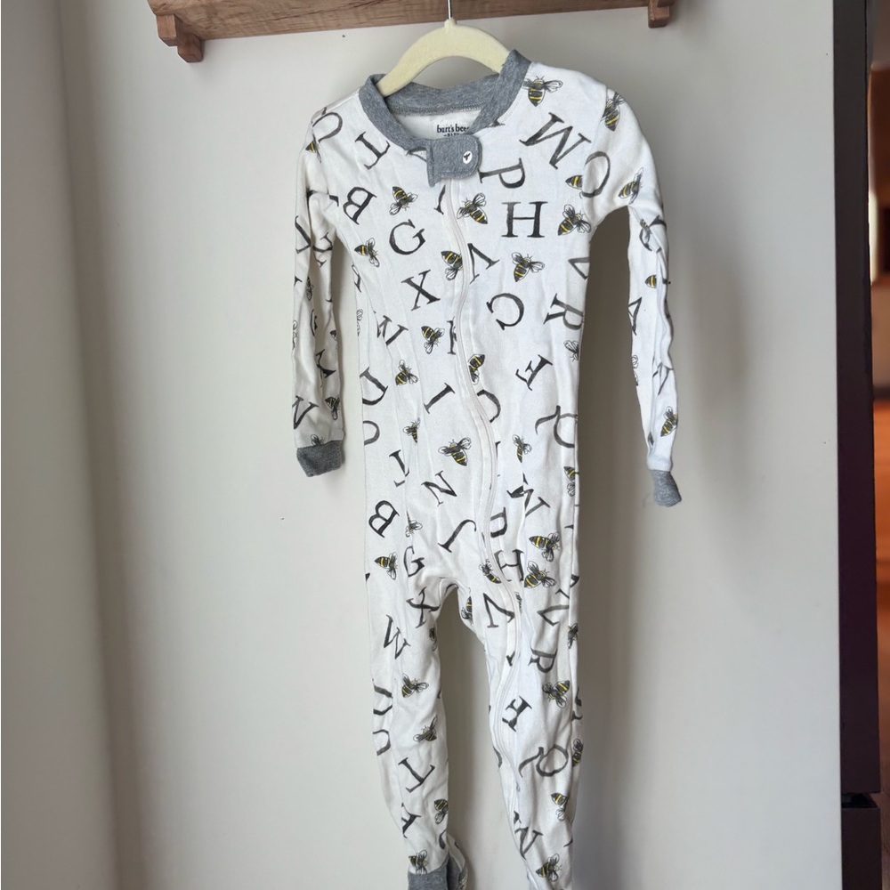 Burt's Bees Baby White and Gray Alphabet Footie